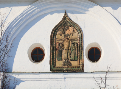 <p>Храмы XVI века, деревянный модерн и сказочные мозаики</p>