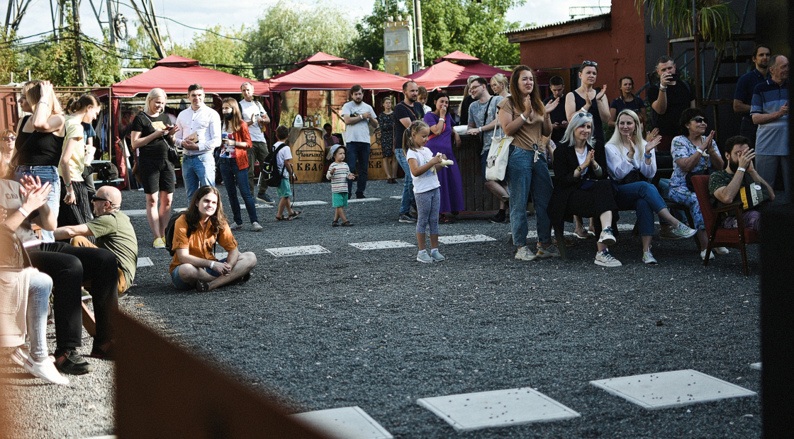 Во дворе Центра современной культуры «Модуль» в Брянске © Модуль / ВКонтакте