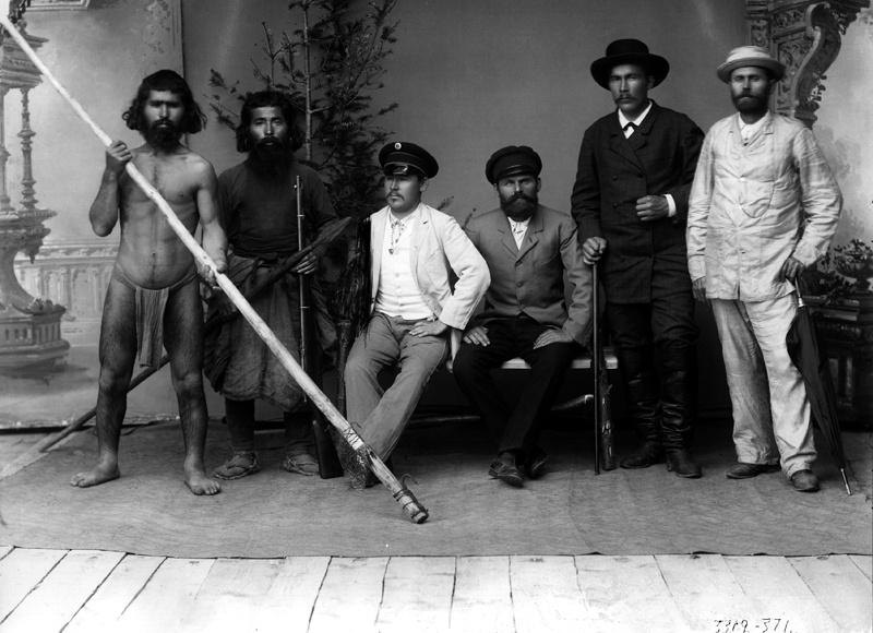 Групповой снимок жителей Сахалина, 1908 год Групповой снимок жителей Сахалина, 1908 год