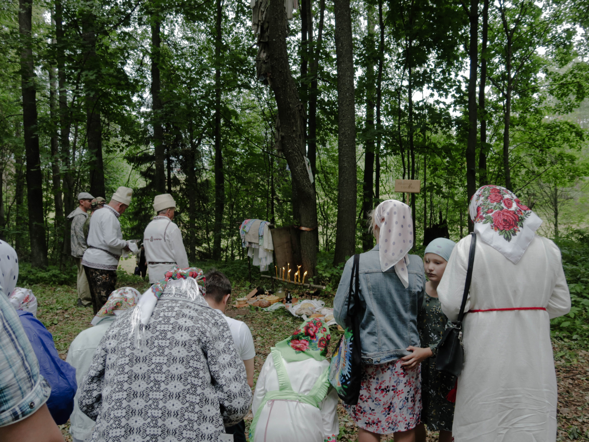 Во время моления на Сӱрем © Мария Гельман Во время моления на Сӱрем © Мария Гельман