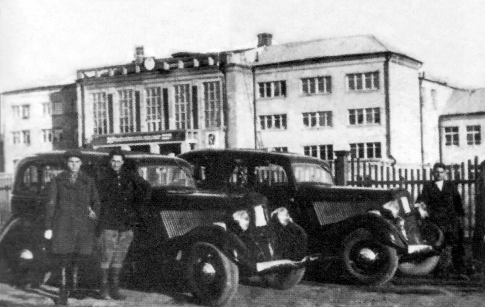 Испанский детский дом №5 в Обнинске, 1946 год © Р. А. Гаврилова. История становления Обнинска 1940–1960 гг., 2013. Испанский детский дом №5 в Обнинске, 1946 год © Р. А. Гаврилова. История становления Обнинска 1940–1960 гг., 2013.