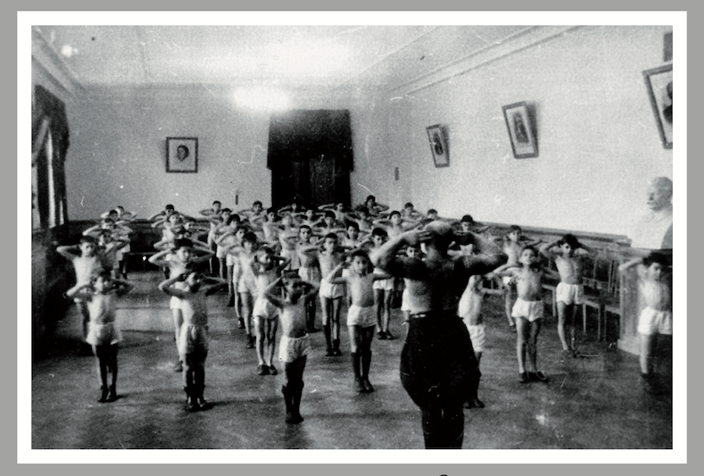 Урок физкультуры в Обнинском детском доме, 1937 год © ninosderusia.org Урок физкультуры в Обнинском детском доме, 1937 год © ninosderusia.org