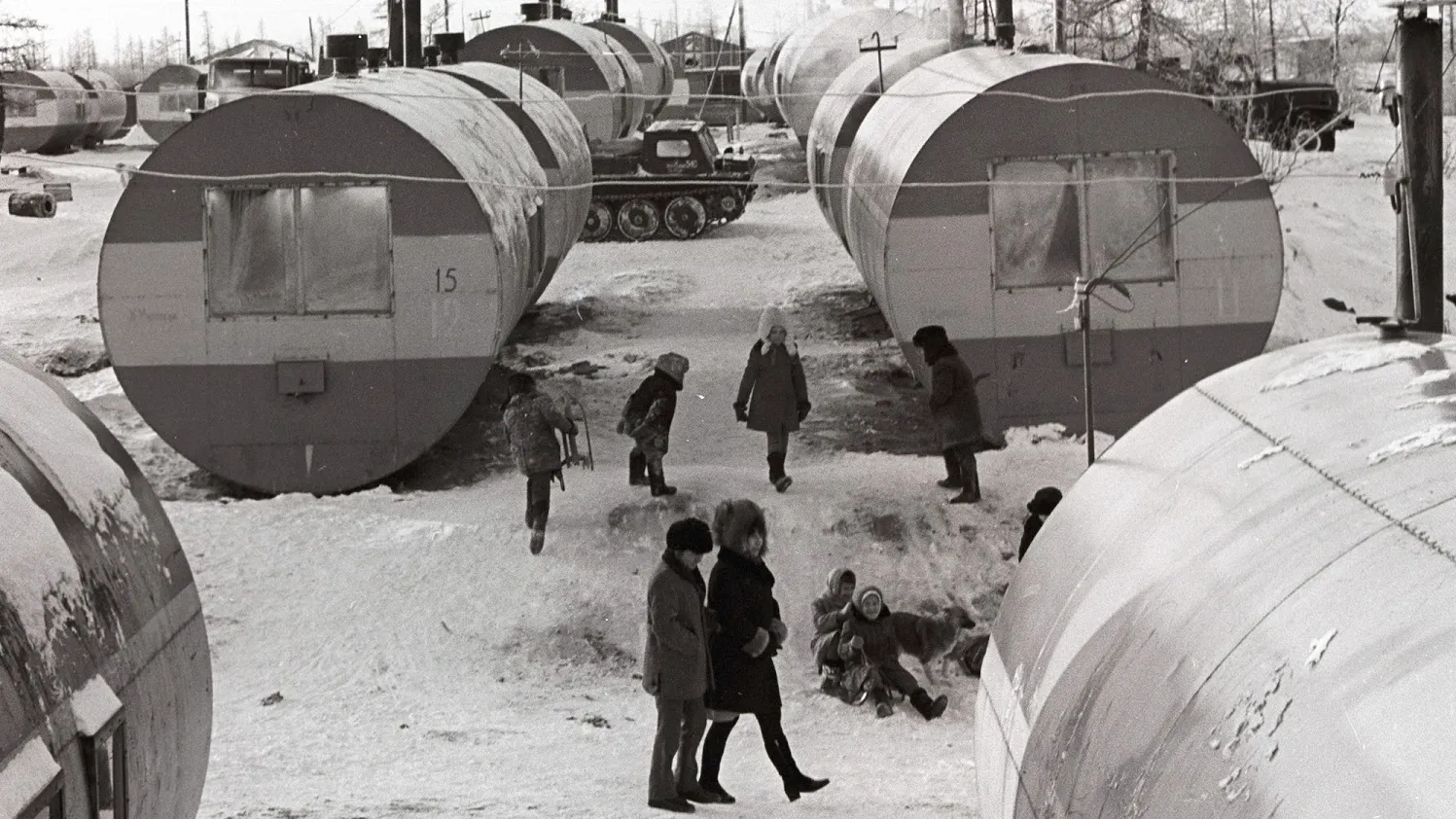 Жилые «бочки» в Ноябрьске, 1980-е годы © Из архива Валерия Снисаря