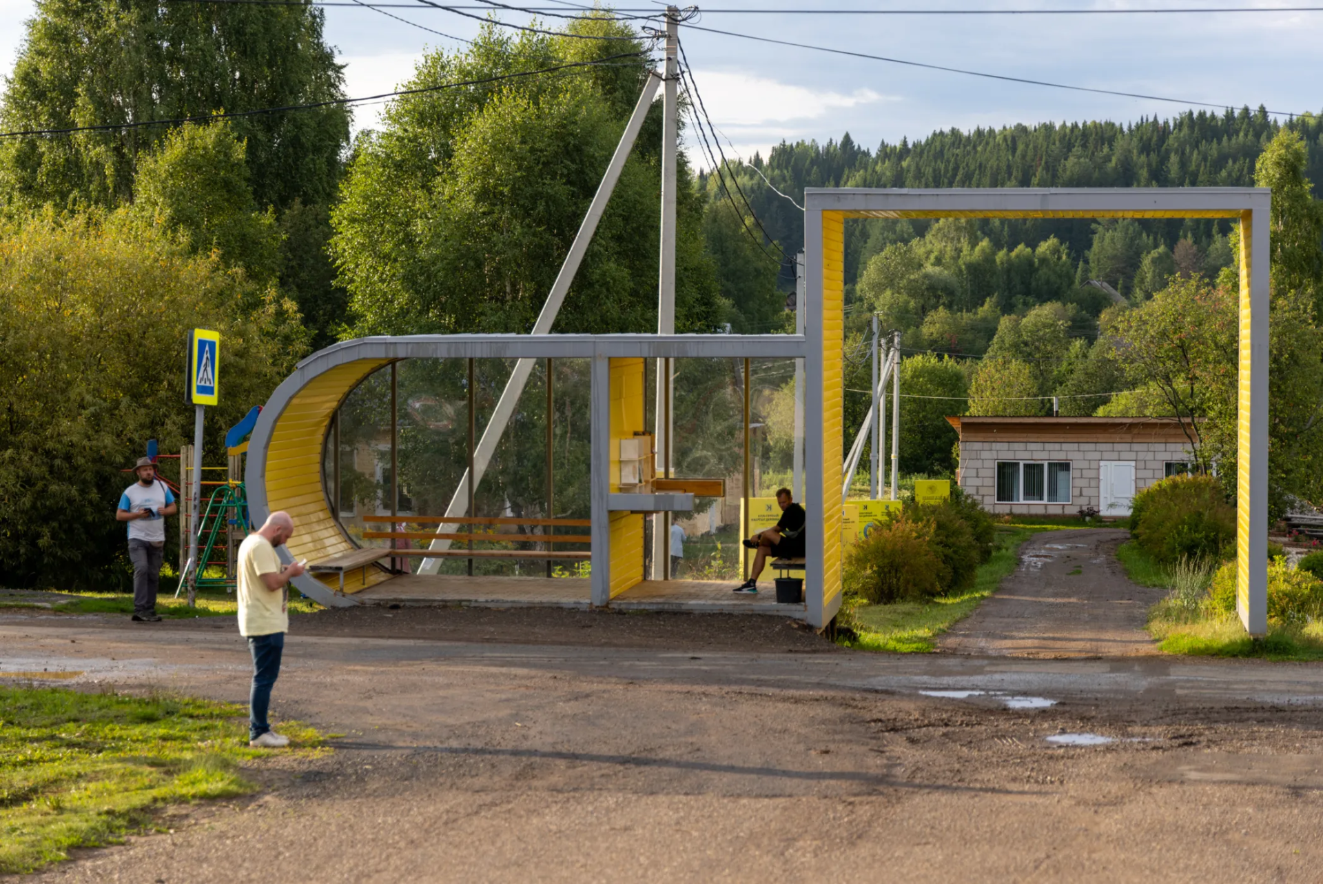 Автобусная остановка в Сепе © Сергей Шандин
