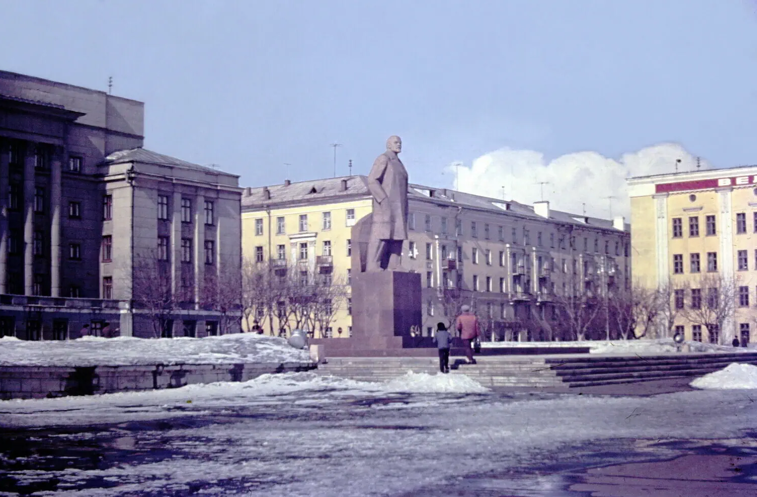 Театральная площадь без ледяных фигур, 1976 год © Денис Гордеев / pastvu.com