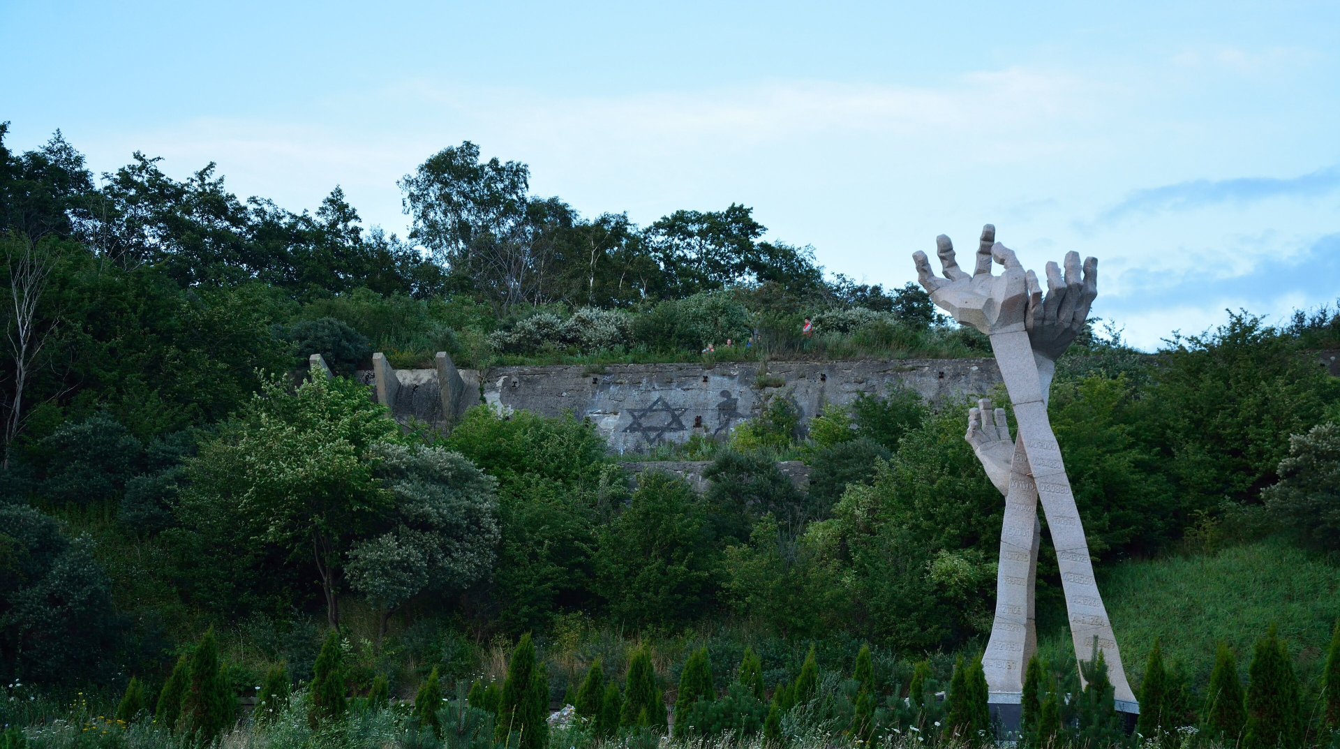Мемориал жертвам Холокоста в Янтарном © Anton Yefimov / WikiCommons