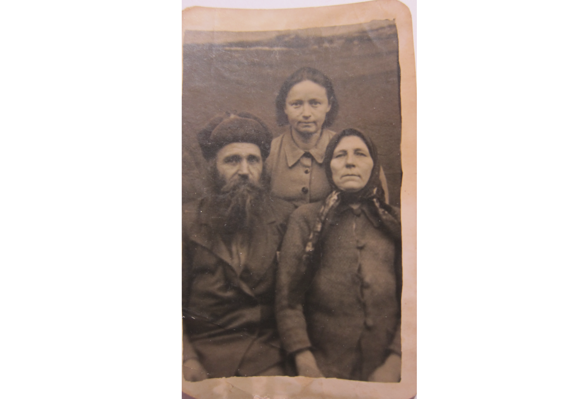 Дед Епифан, бабушка Иринья и Матрёна © Архив Нелли Андреевны