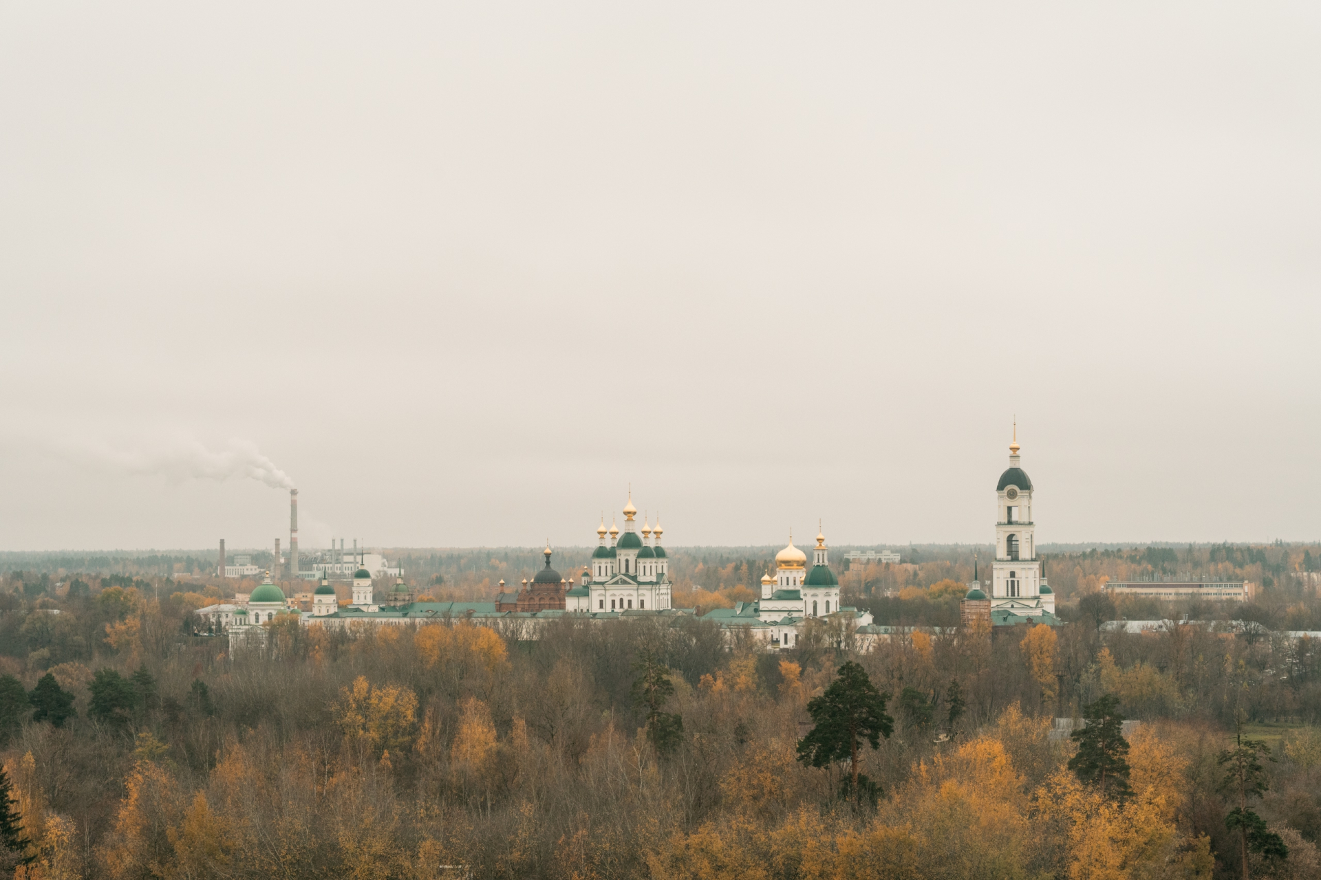 Вид на Свято-Успенскую Саровскую пустынь © Дарья Латышева
