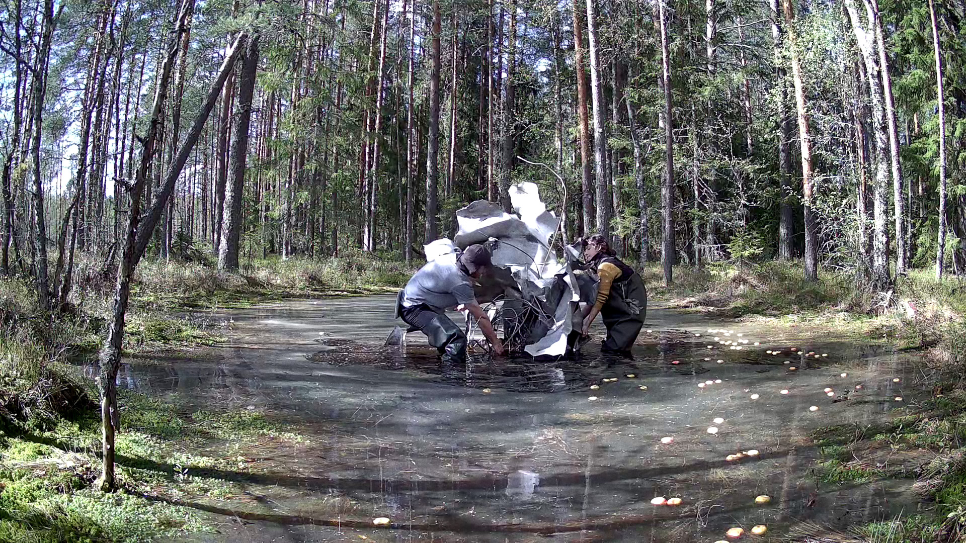 Установка объекта в полевой лаборатории. Ленинградская область, 2025 год © Поля падения