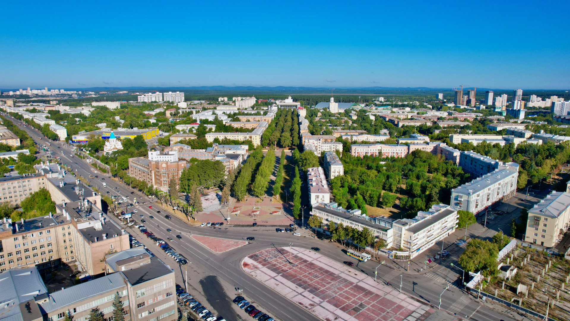 Вид на бульвар Культуры, район Уралмаш, Екатеринбург © Vyacheslav Bukharov / WikiCommons