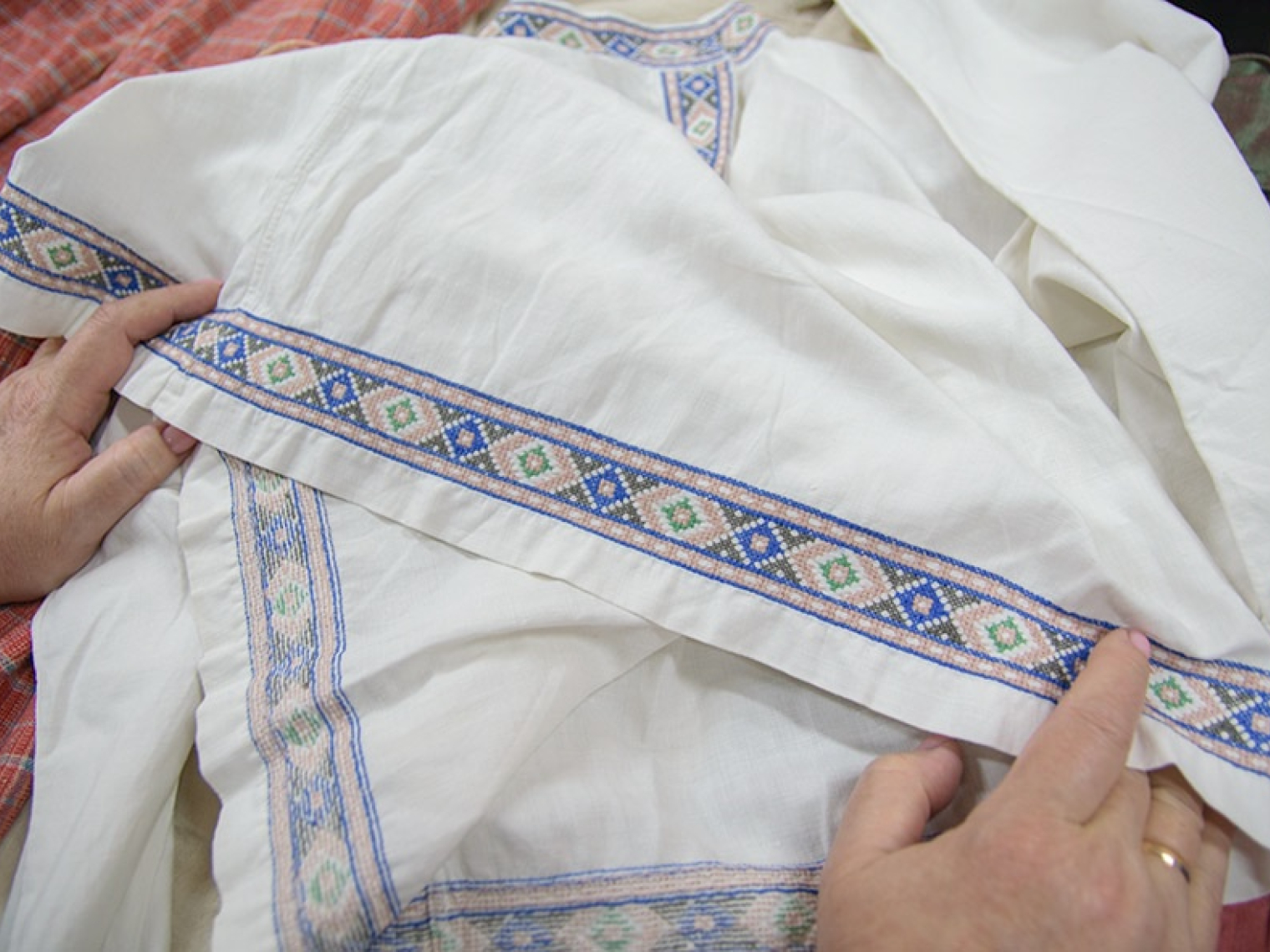 Будущие экспонаты музея в Кузьмовыре © Тканые истории деревни Кузьмовыр / ВКонтакте