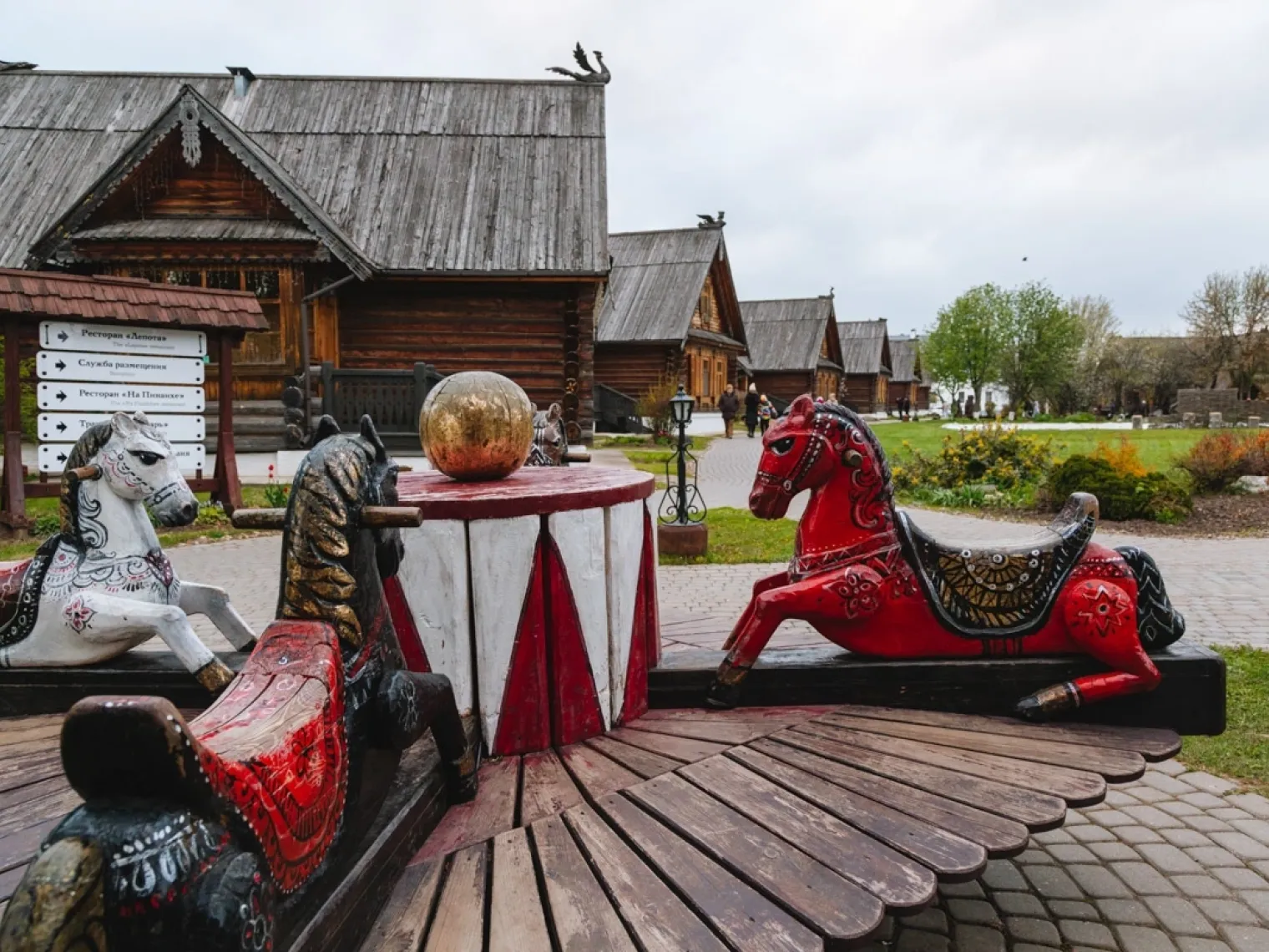 Старые и новые детские площадки в Суздале © Архив автора