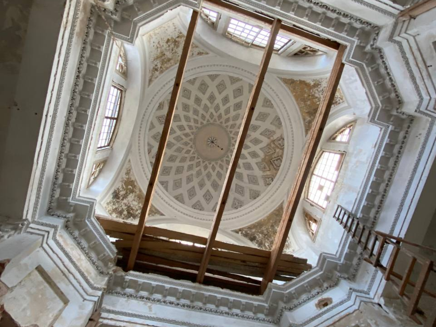 Троицкая церковь в усадьбе Прямухино, построенная по проекту Николая Львова в 1826 году © Евгений Соседов